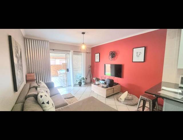 2 BEDROOM TOWNHOUSE FOR SALE IN AMBERFIELD